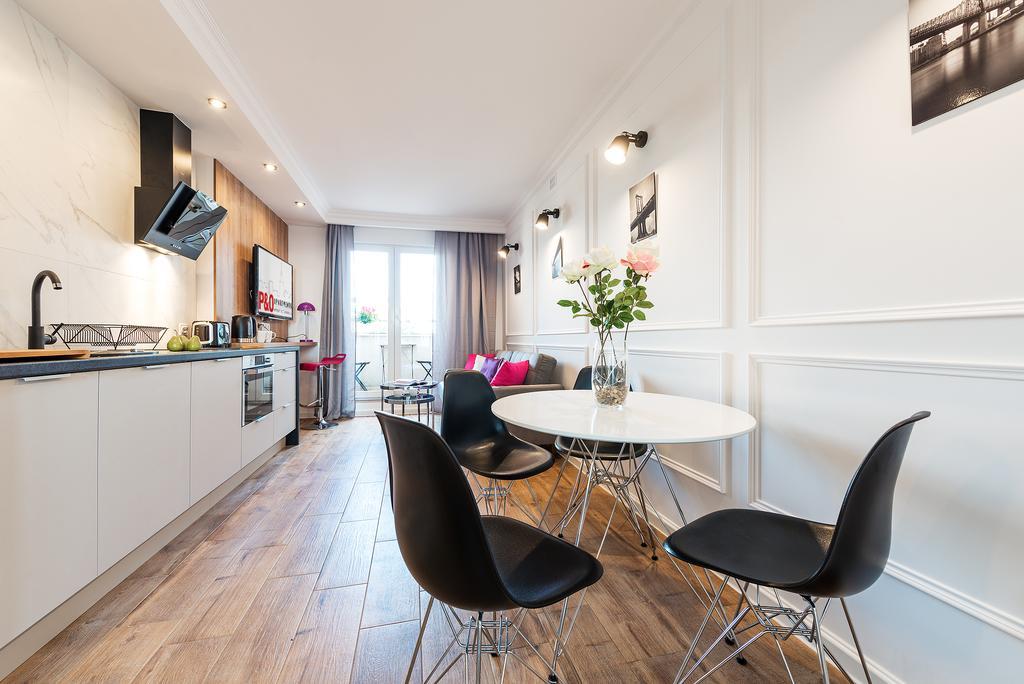 Poznanska P&O Apartments Варшава Екстериор снимка