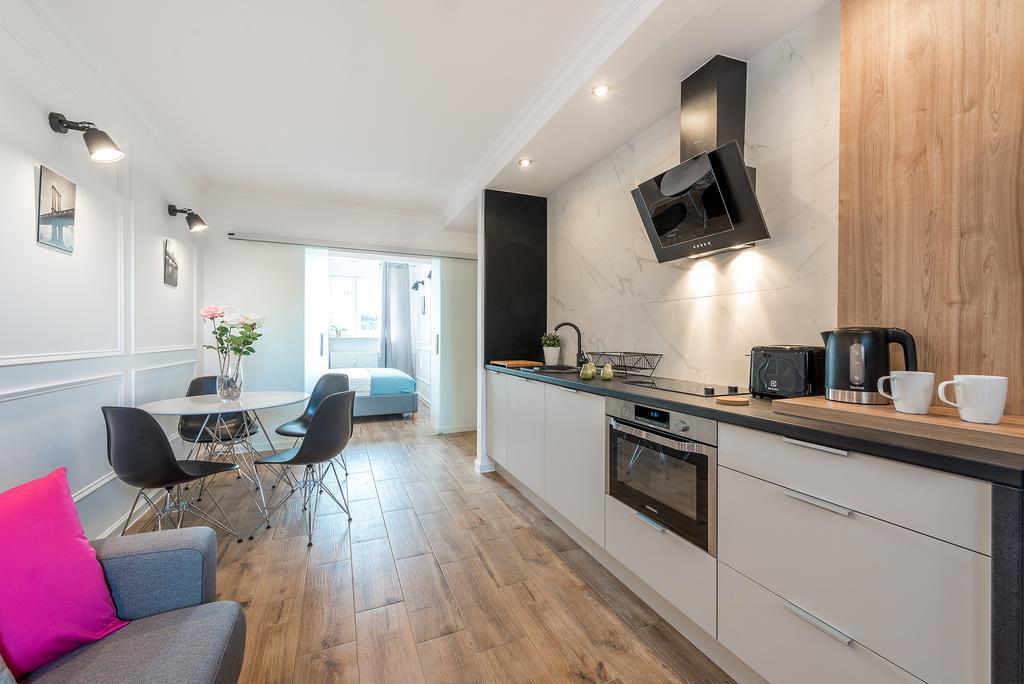 Poznanska P&O Apartments Варшава Екстериор снимка