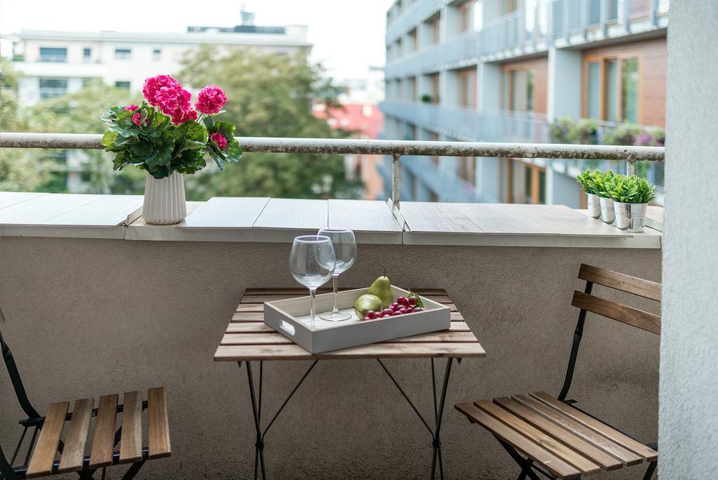 Poznanska P&O Apartments Варшава Екстериор снимка